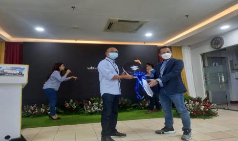 Enam Kantor BRI Pasar Minggu Serahkan Hadiah Simpedes