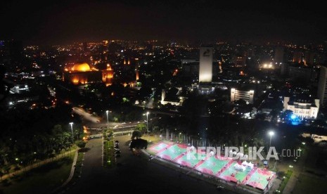 Enam lapangan olah raga yang diperbaiki oleh Coca-Cola Indonesia (CCI) di Plaza Timur Monumen Nasional (Monas), Jakarta, Sabtu (27/8).