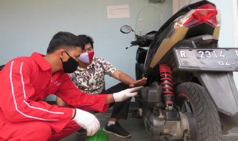 Salah satu program CSR Pertamina Enduro (ilustrasi). Dalam upayanya untuk berkontribusi membangun generasi penerus bangsa, PT Pertamina Lubricants melalui Sales Region VII meluncurkan program Enduro Peduli Lapas Anak. Program Enduro Peduli Lapas Anak ini digelar di Lembaga Pembinaan Khusus Anak (LPKA) Tomohon, Sulawesi Utara.