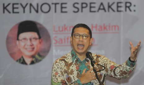 enteri Agama Lukman Hakim Saifuddin menjadi pembicara kunci dalam seminar Merawat Indonesia: Peran Universitas dalam Menjaga Kebhinekaan di Auditorium Fakultas Psikologi Universitas Indonesia, Depok, Jawa Barat, Kamis (24/11). 