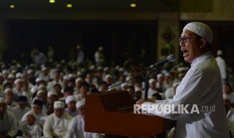 Dzikir Nasional 2016 di Masjid Agung At-tin, Jakarta, Sabtu (31/12).Republika/Raisan Al Farisi