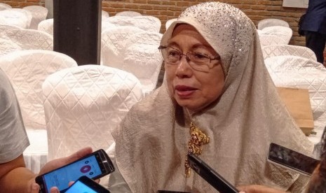 Entin Kartini perempuan pertama yang menjadi nakhoda di Indonesia. 