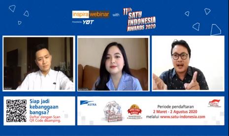 enyanyi berprestasi Tasya Kamila (tengah) berbincang bersama dengan Penerima SATU Indonesia Awards 2019 bidang pendidikan Ai Nurhidayat (kanan) dipandu oleh moderator Robert Harianto (kiri) dalam diskusi online melalui Inspira Webinar yang merupakan hasil kolaborasi Astra bersama mitra SATU Indonesia Awards 2020, yakni Young On Top, bertema “Pendidikan Kunci Peradaban” melalui berbagai platform, seperti Instagram, Youtube, Facebook dan Twitter (1/6).