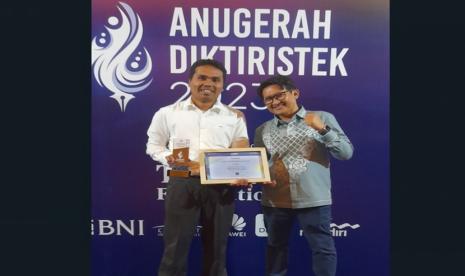 epala Divisi Sistem Informasi Biro Informasi Komunikasi, Universitas Muhammadiyah Malang (UMM), Aminudin suskss memperoleh penghargaan Anugerah Inovasi Nasional dalam bidang Ekonomi Digital. Penghargaan tersebut didapatkan dari Direktorat Jenderal Pendidikan Tinggi Riset dan Teknologi (Diktiristek) Kementerian Pendidikan, Kebudayaan, Riset, dan Teknologi di Jakarta, 13 Desember lalu.