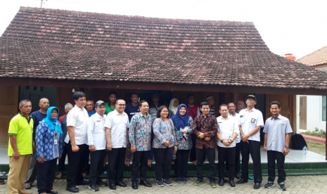 epala Subdirektorat Perencanaan, Direktorat Irigasi dan Rawa Kementerian Pekerjaan Umum dan Perumahan Rakyat (PUPR), Muhammad Tahid, Rabu (29/1), mengecek langsung kondisi saluran di Rejosari, Kabupaten Madiun, Jawa Timur. 