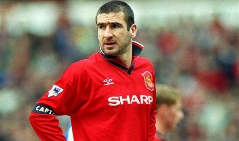 Eric Cantona saat masih berkostum Manchester United.