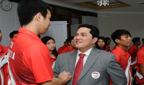 Erick Thohir (kanan)