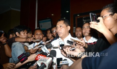 erkait Liberty Sitinjak. Kepala BNN Budi Waseso memberikan paparan terkait pemeriksaan mantan Kepala Lapas Nusakambangan Liberty Sitinjak di Gedung Badan Narkotika Nasional (BNN), Jakarta, Senin (8/8). 