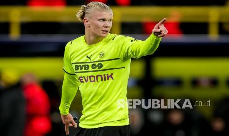 Striker Borussia Dortmund, Erling Haaland. Haaland gagal pindah ke Barcelona pada musim panas mendatang.