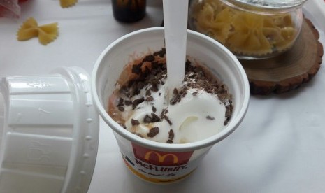 Es krim McFlurry McDonald's.