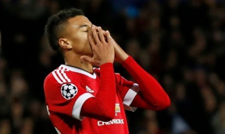 Eskpresi Jesse Lingard usai gagal mencetak gol.