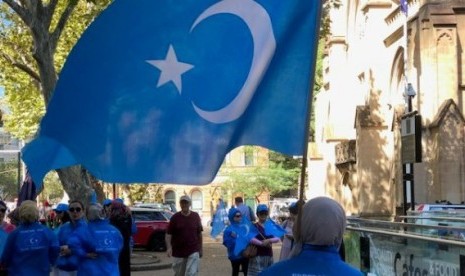 Etnis minoritas Muslim Uighur menuduh Pemerintah China mengekang mereka.