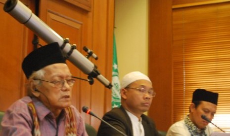 Ketua Lajnah Falakiyah PBNU KH A Ghazalie Masroeri dalam konferensi pers terkait penetapan Idul Fitri di kantor PBNU, Jakarta, Kamis (2/7).