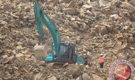 Evakuasi korban longsor di Pengalengan, Bandung