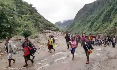 Evakuasi warga sipil yang disandera di Papua 