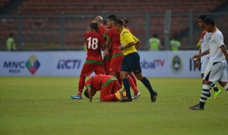 Evan Dimas bersujud syukur seusai membobol gawang Timor Leste dalam laga persahabatan, Selasa (11/11) lalu.