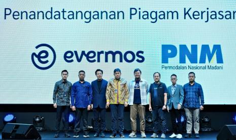 Evermos, sebuah platform connected commerce yang menyediakan jaringan distribusi serta layanan commerce terintegrasi mengumumkan kolaborasi strategis bersama PT Permodalan Nasional Madani (PNM) melalui fasilitas pembiayaan PNM Mekaar Syariah.  Kerja sama ini ditandai dengan acara penandatanganan yang berlangsung pada saat acara Convers(at)ion Summit, yang diadakan antara Everpro – salah satu unit bisnis Evermos – bersama Meta, dan merupakan langkah awal dalam upaya bersama untuk memperluas akses pembiayaan bagi UMKM di Indonesia.