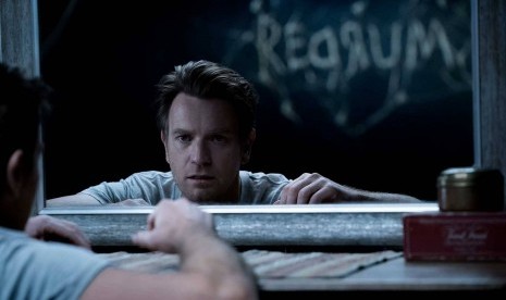 Ewan McGregor berperan sebagai Danny Torrance dalam Doctor Sleep.