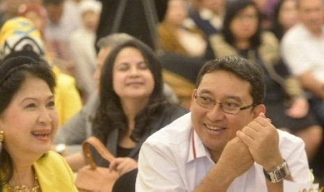  Fadli Zon bersama Ketua Ikatan Alumni Universitas Indonesia Chandra Motik dalam acara 'Silaturahim dan Buka Puasa bersama Capres Cawapres' di Jakarta, Senin (30/6).