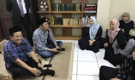 Fahri Hamzah mengunjungi TKI bermasalah di Jeddah, Arab Saudi.