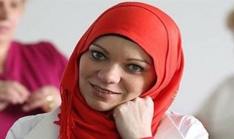 Faila Pasic Bisic, Muslimah Slovenia.