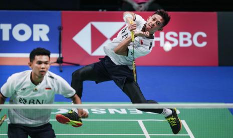 Fajar Alfian (depan) dan Muhammad Rian Ardianto siap beraksi di Malaysia Open 2023 sebagai ganda putra nomor satu dunia.