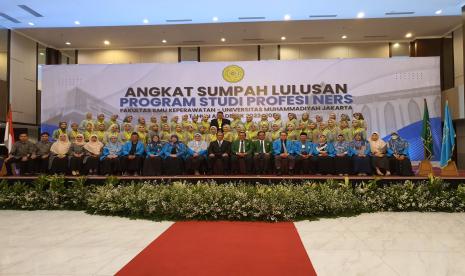 Fakultas Ilmu Keperawatan Universitas Muhammadiyah Jakarta (FIK UMJ) menyelenggarakan angkat sumpah lulusan Program Studi Profesi Ners tahun akademik 2022-2023, Kamis (22/12/2022).