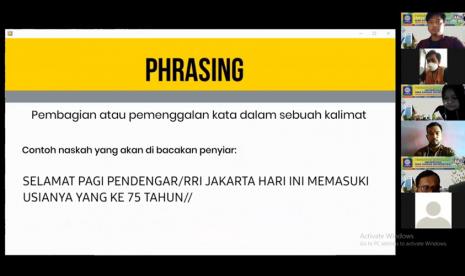 Fakultas Komunikasi dan Bahasa Universitas BSI (Bina Sarana Informatika) berkesempatan untuk melakukan kegiatan Pengabdian Kepada Masyarakat dengan tema ‘Pelatihan Teknik Public Speaking Dasar Pada Anggota Penyedia Jasa Layanan Perorangan (PJLP) Dinas Lingkungan Hidup (DLH)’ Kelurahan Manggarai Selatan, yang dilakukan selama dua hari, pada Sabtu dan Ahad, 20-21 November 2021. 