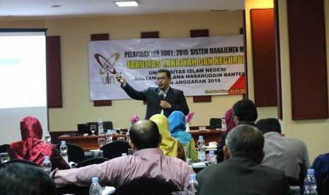 Fakultas Tarbiyah dan Keguruan UIN Banten menyelenggarakan pelatihan tentang manajemen mutu ISO 9001: 2015.   