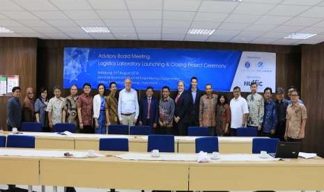  Fakultas Teknologi Industri Institut Teknologi Bandung (ITB) dan Perguruan Tinggi Perkapalan dan Transportasi (STC Group) mengundang sejumlah praktisi terkemuka bidang logistik yang terdiri dari unsur pemerintah, akademisi dan pelaku usaha industri logistik dalam acara penutupan proyek pembentukan progam studi magister bidang logistik di ITB, pembentukan Dewan Penasihat Pendidikan Logistik, dan peluncuran laboratorium Logistik ITB. Kedua institusi telah bekerjasama dalam memperkuat kapasitas pendidikan dan penelitian bidang logistik di Indonesia didukung oleh Netherlands Initiative for Capacity development in Higher Education (NICHE).