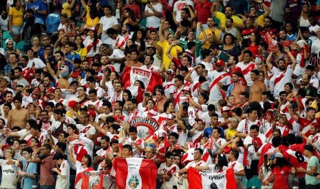 Fan Peru merayakan keberhasilan tim nasionalnya lolos ke semifinal Copa America 2019.