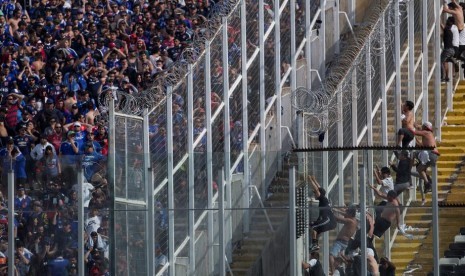 Fan sepak bola di Nacional Stadium, Santiago, Cile. (ilustrasi)