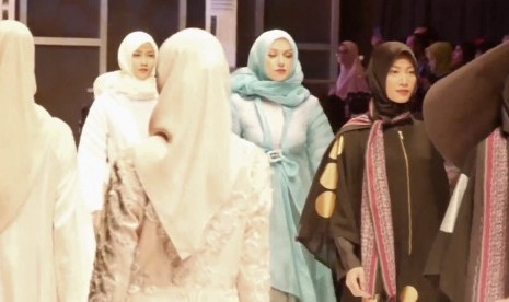 Fashion show di acara  Muslim Fashion Festival (Mufest) Indonesia Tahun 2018 di Jakarta Convention Center, Kamis (19/4).