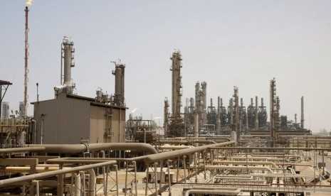 Fasilitas minyak Aramco di Jubeil, Arab Saudi, Jumat (3/5/2019). Harga minyak berjangka naik di sesi Asia pada Senin (6/6/2022) sore, dengan Brent berada di atas 120 dolar AS per barel setelah Arab Saudi menaikkan harga untuk penjualan minyak mentahnya pada Juli. 