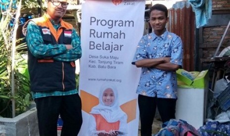 Fauzan Syahputra, tutir Rumah Belajar yang digemari anak-anak.