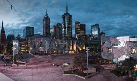 Federation Square, salah satu ikon wisata di kota Melbourne.