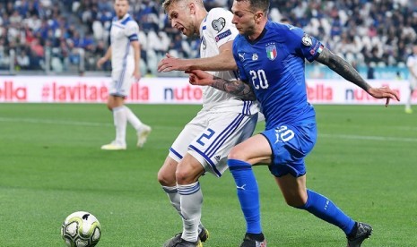 Federico Bernardeschi (kanan).