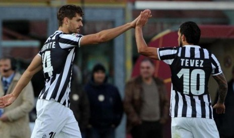 Fernando Llorente dan Carlos Tevez