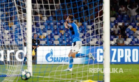 Fernando Llorente merayakan gol kedua Napoli pada laga Grup E Liga Champions antara Napoli dan Liverpool, at the Stadion San Paolo, Napoli, Itali, (17/9)