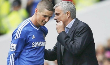 Fernando Torres dan Jose Mourinho.