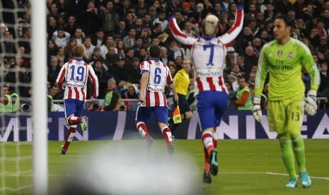 Fernando Torres merayakan gol saat melawan Real Madrid pada ajang perdelapan final Piala Raja