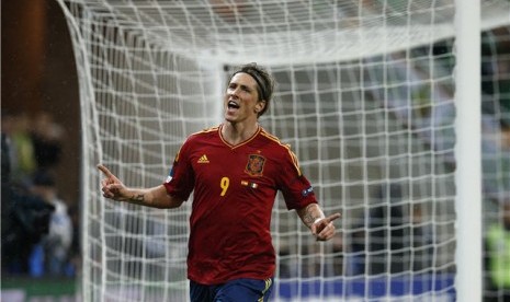  Fernando Torres, striker timnas Spanyol, mencetak gol saat menghadapi Republik Irlandia di laga Grup C Piala Eropa 2012 di Gdansk, Polandia, pada Kamis (14/6). 