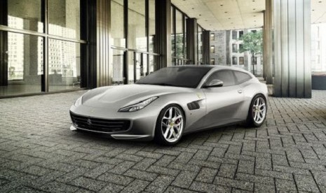 Ferrari GTC4Lusso T