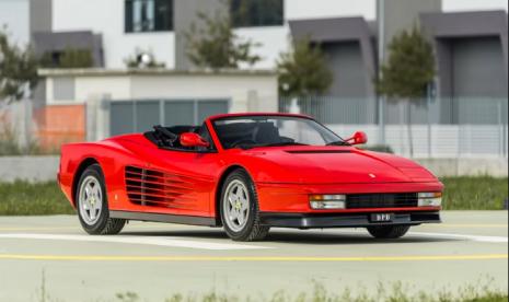 Ferrari Testarossa Spider Dilelang