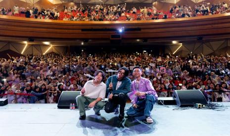 Festa Vol 2 Army dimeriahkan bintang dari Indonesia hingga Korea di Kuningan, Jakarta.