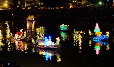 Festival di Banjir Kanal Barat Semarang.