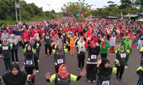 Festival senam lansia di Tidore, Maluku Utara, Sabtu (8/9).