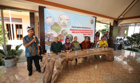 FGD penguatan ekonomi desa lewat sektor pariwisata di Pendopo Desa Tamansari, pada Kamis (27/6).