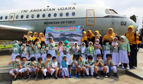 Field exploring yang diikuti oleh 30 peserta didik TA/TK Islam Al Azhar Harapan Indah.