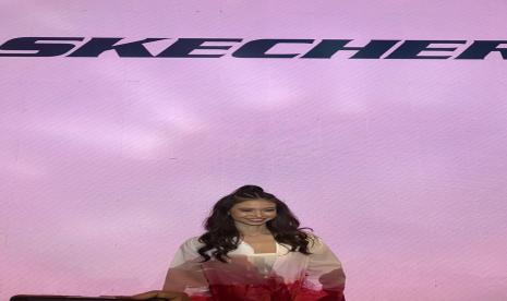 Figur publik Yuki Kato dalam acara bersama Skechers di Jakarta. 